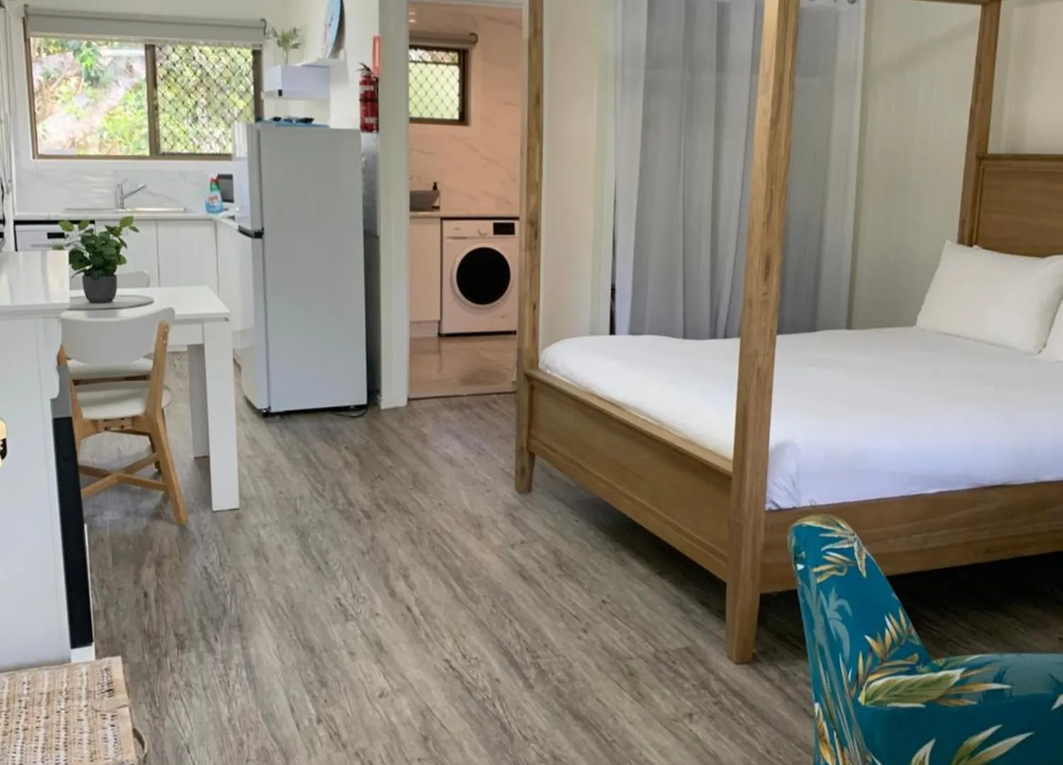 Apartment Turtle Cove Lake Front Cabin 300M To Beach Hervey Bay