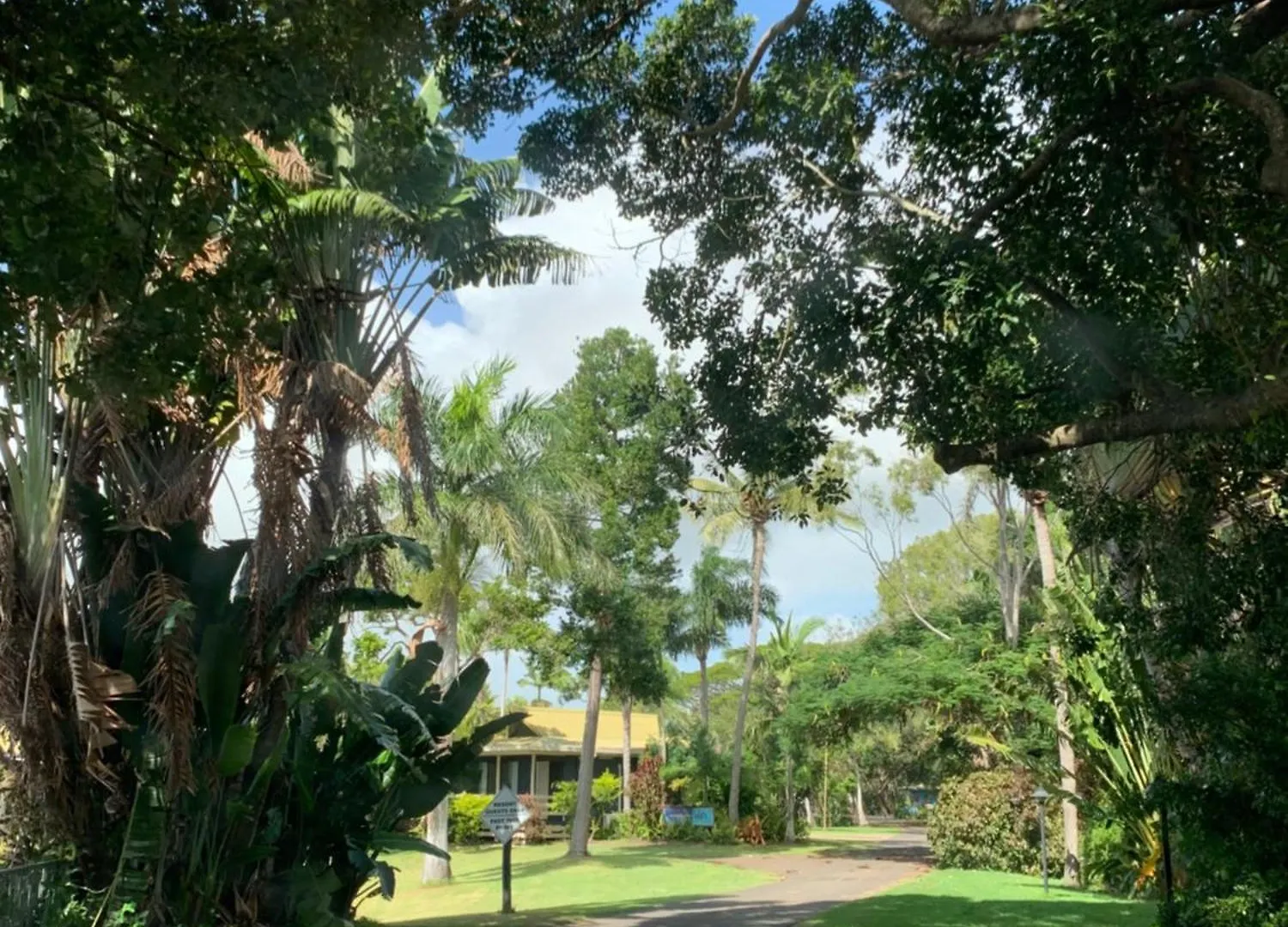 Turtle Cove Lake Front Cabin 300M To Beach Hervey Bay Australia