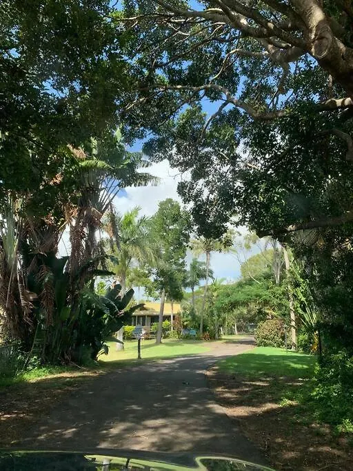 Turtle Cove Lake Front Cabin 300M To Beach Hervey Bay