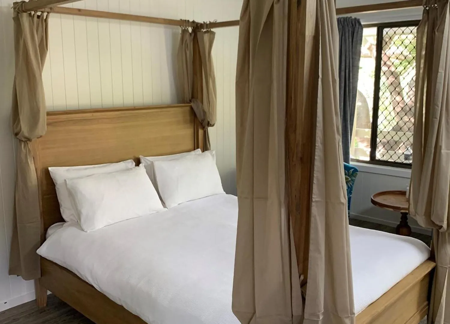 Turtle Cove Lake Front Cabin 300M To Beach Hervey Bay 0*,