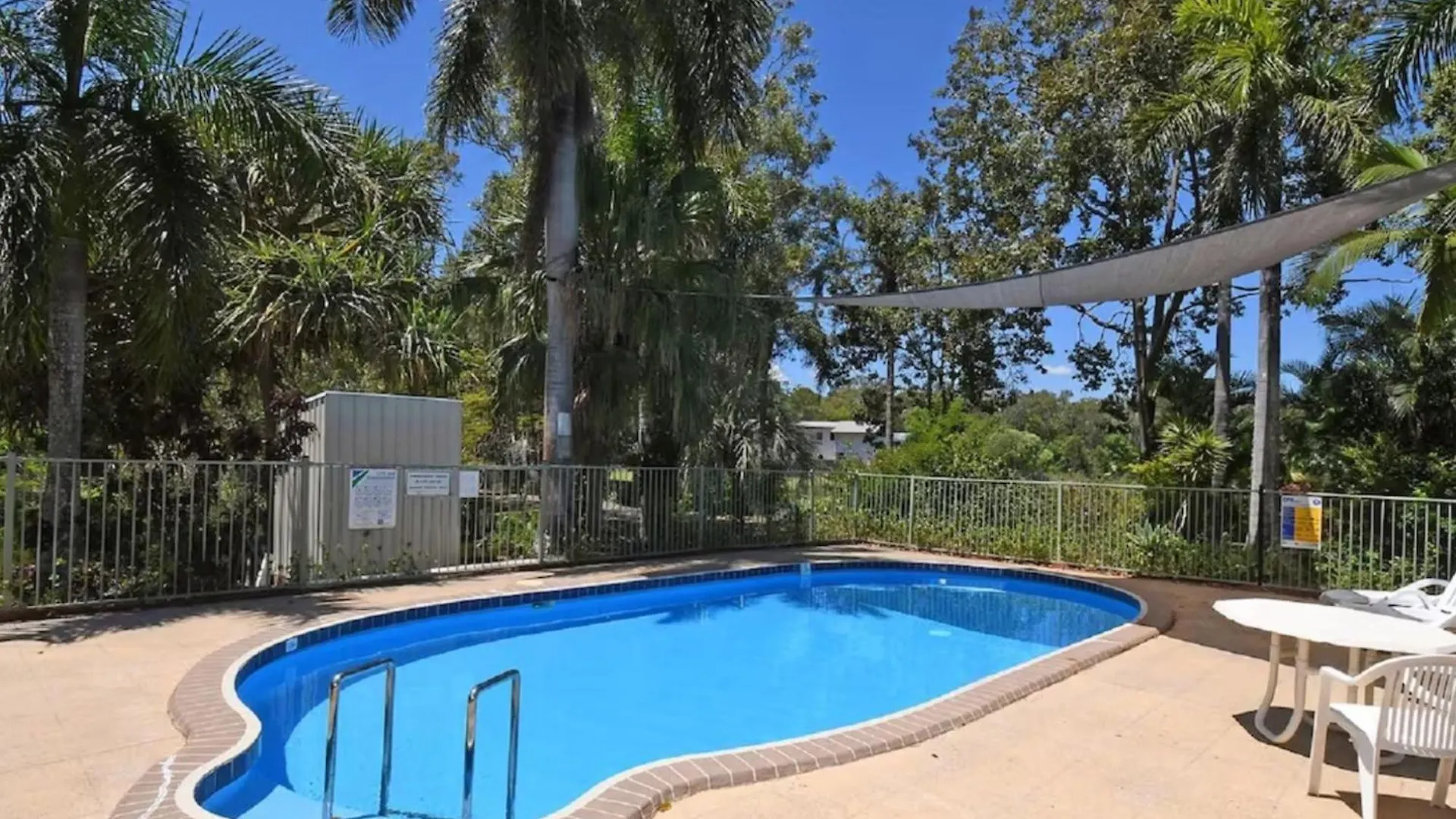 Apartment Turtle Cove Lake Front Cabin 300M To Beach Hervey Bay