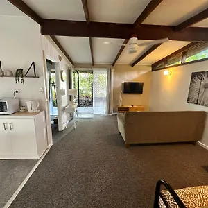  Hostel Colonial Village